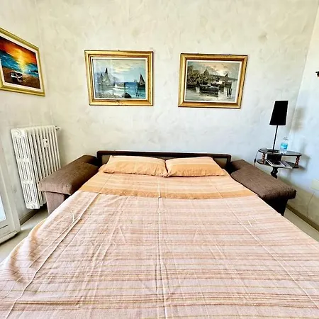 Apartmán 300 Mt Near The Sea And The Station Exclusive