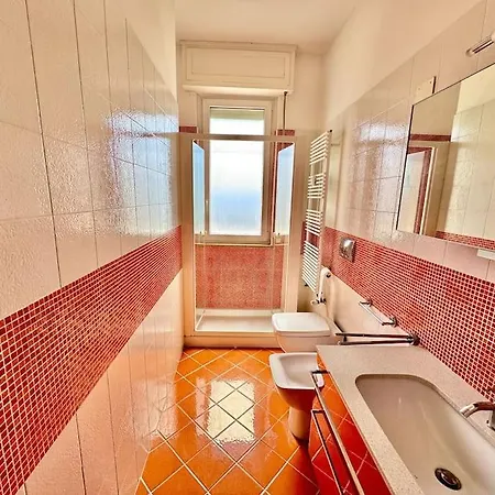 300 Mt Near The Sea And The Station Exclusive * Albenga