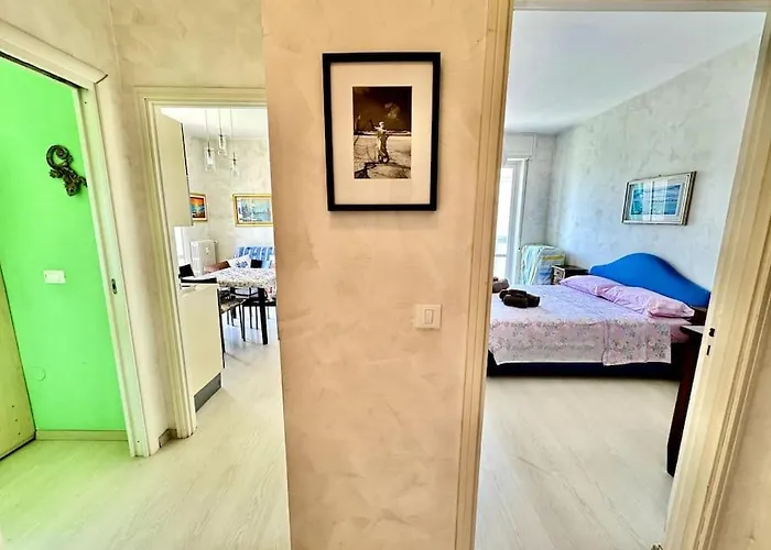 300 Mt Near The Sea And The Station Exclusive * Albenga